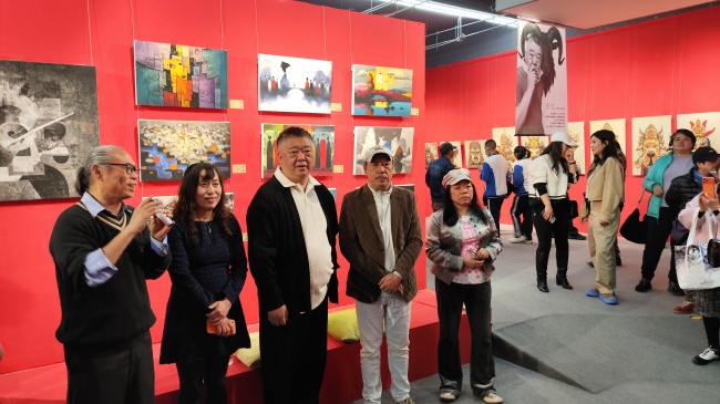 “与AI共生”AIGC艺术作品展在798国际艺术交流中心开幕