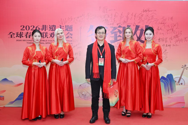 朱氏金石朱德胜、朱艺轩父女：以非遗篆刻架起文明互鉴之桥