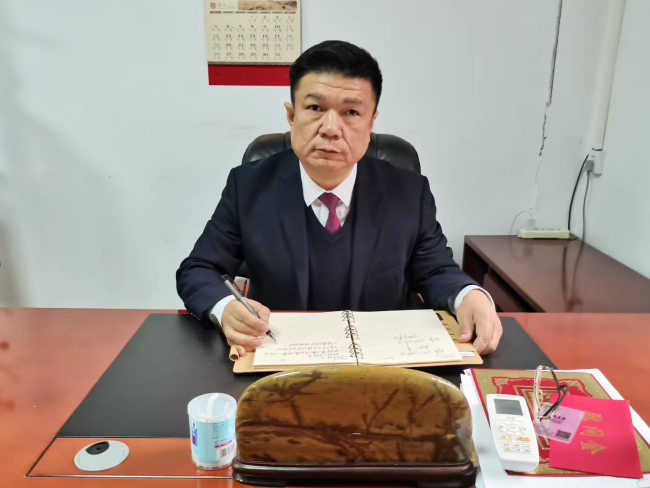 湖畔育桃李 丹心照初心——记遗爱湖学校董事长何意