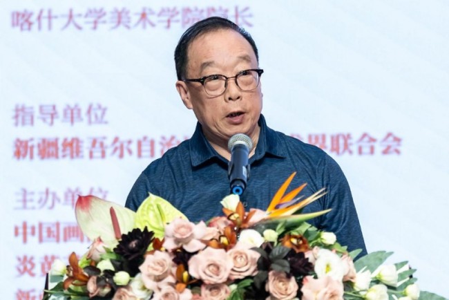 丹青续文脉 骏马写天山 “驰骋万里 大美新疆——黄胄、马欣乐师生画展”在乌鲁木齐开幕