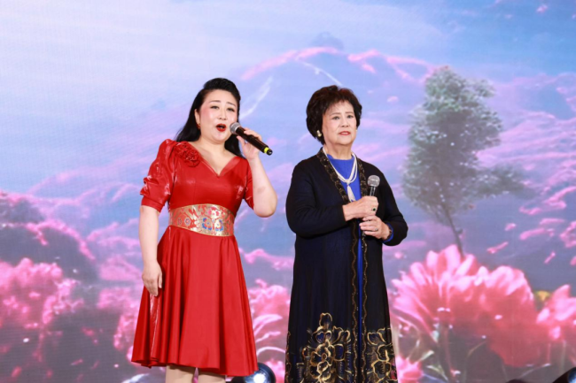 “九九重阳・快乐生活”第八届重阳节公益晚会在京举办