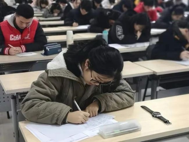 央企公布新招聘标准，三类学历被拒之门外，大学生欲哭无泪