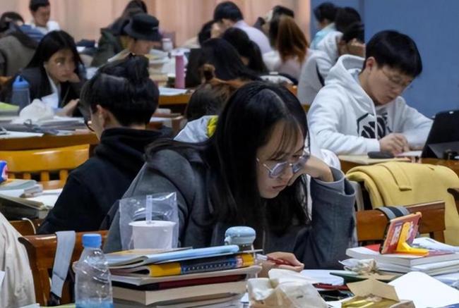 第一学历成污点？北京一985硕士，因本科学历普通被多家企业婉拒