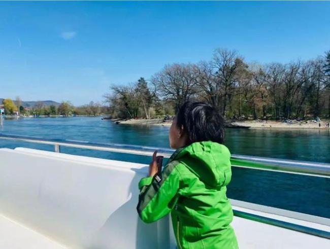 “孩子在瑞士公立学校上学，该‘躺’还是该‘卷’