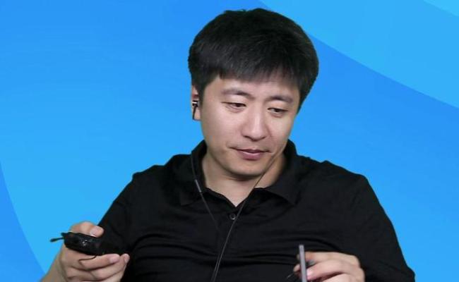 文科都是服务业？张雪峰直播“黑”文科，劝退学生还是恨铁不成钢