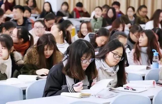 多所双一流高校停招学硕,网友质疑不断