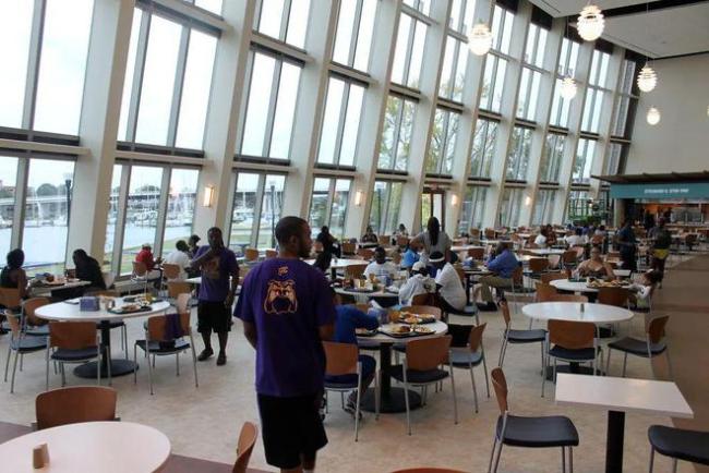 美国食堂最差的大学排行榜！干饭人看完都沉默了….