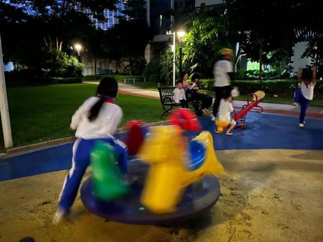 四年辗转三个国家四个城市,孩子上学怎么适应?