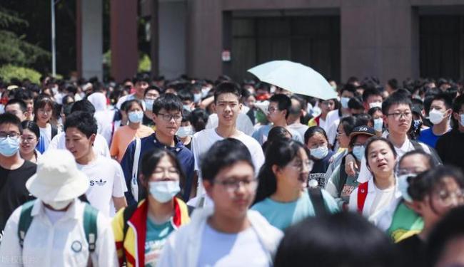全国高考报名将超1400万,40%为复读生