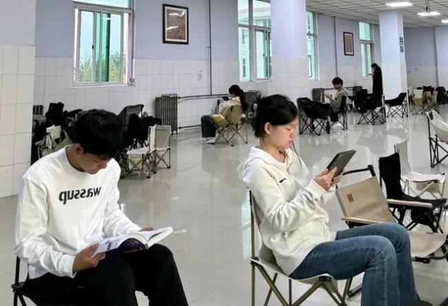 这才是爱情该有的样子!大学生情侣考研初试双双过线