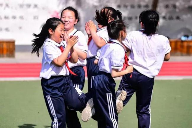 放假通知！多地中小学生2025暑假时间出炉，家长的心情却很复杂