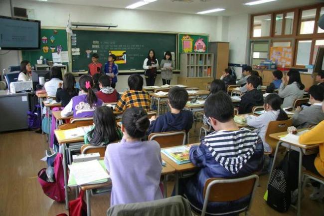 自闭症孩子上普校，家长、老师、学校都崩溃？只因没做到这四点——