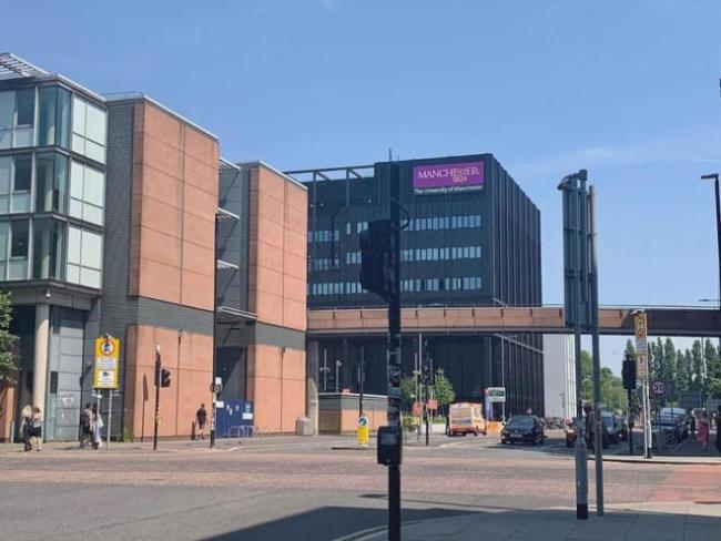 男生留学英国后只会进化成两种形态!