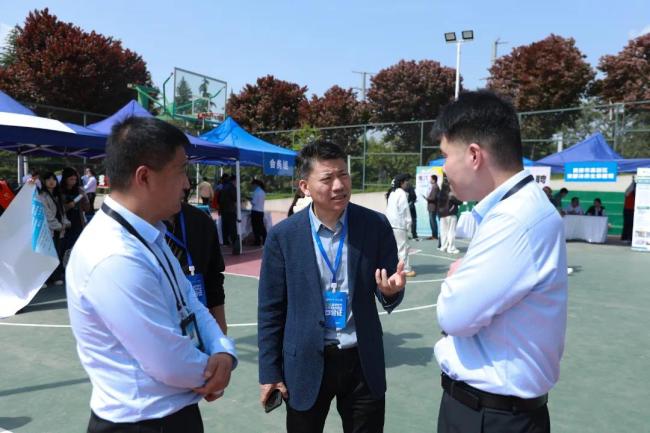 西安海棠职业学院2026届毕业生春季专场招聘会成功举办