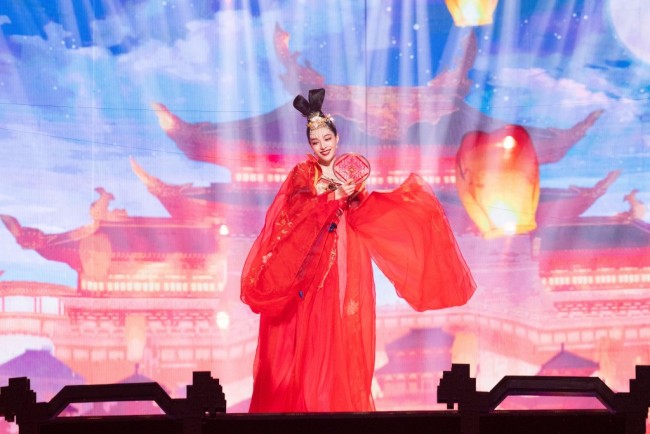 钟楚曦穿古装魅惑无比 身材凹凸有致超撩人