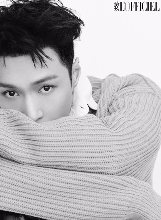 张艺兴时尚大片解锁开季封面 低调“炫腹”展不羁魅力