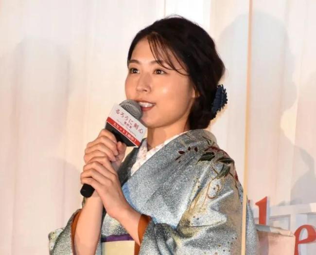 有村架纯土屋太凤武井咲三大美女同亮相！你更爱谁