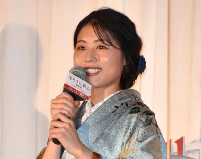 有村架纯土屋太凤武井咲三大美女同亮相！你更爱谁