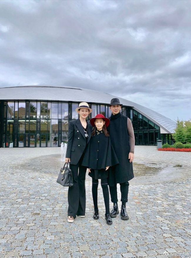 赵文卓送大女儿出国留学 被曝就读国外名校