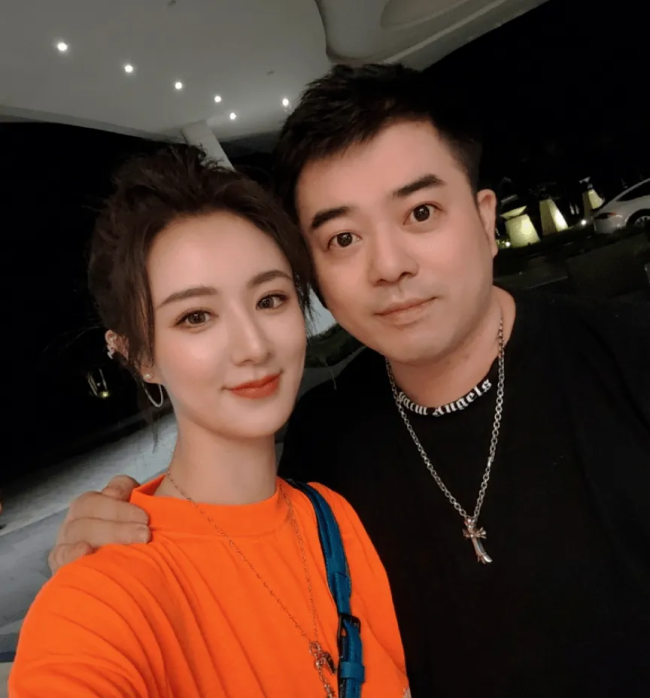 薇娅持股贸易公司经营异常丈夫为法定代表人