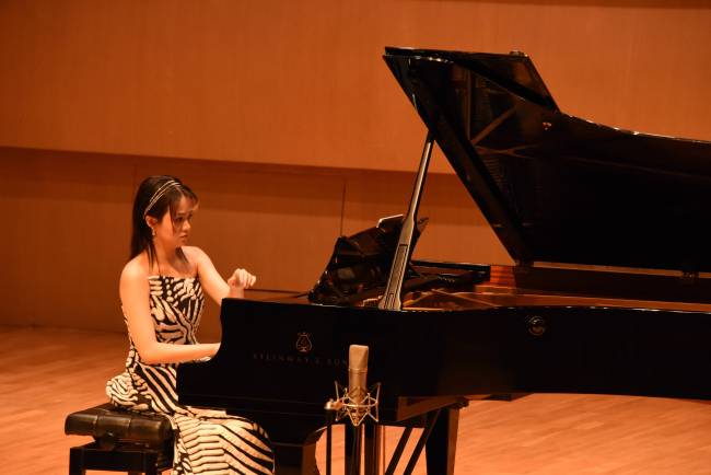 吴天添钢琴独奏音乐会在成都城市音乐厅举办取得圆满成功