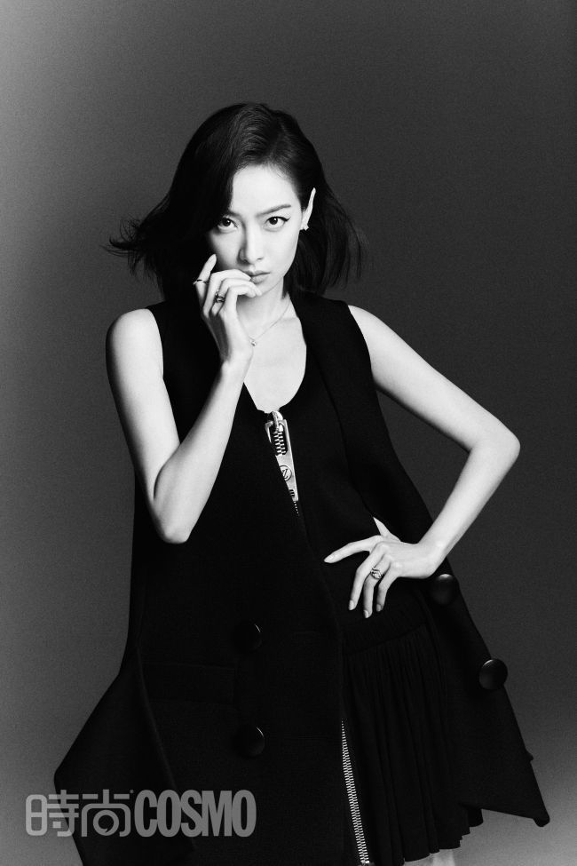宋茜时尚cosmo四月刊封面冲破阻碍邂逅摩登秘境