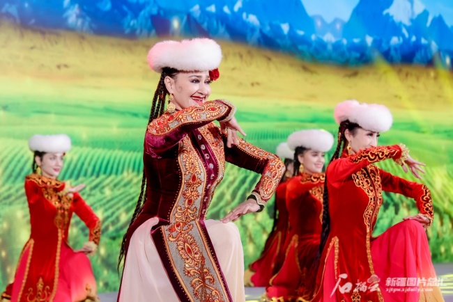 第六届中国新疆国际民族舞蹈节新闻发布会在京举行
