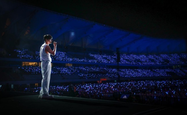 “纵横四海”打造视听盛宴 李荣浩巡演青岛站圆满落幕