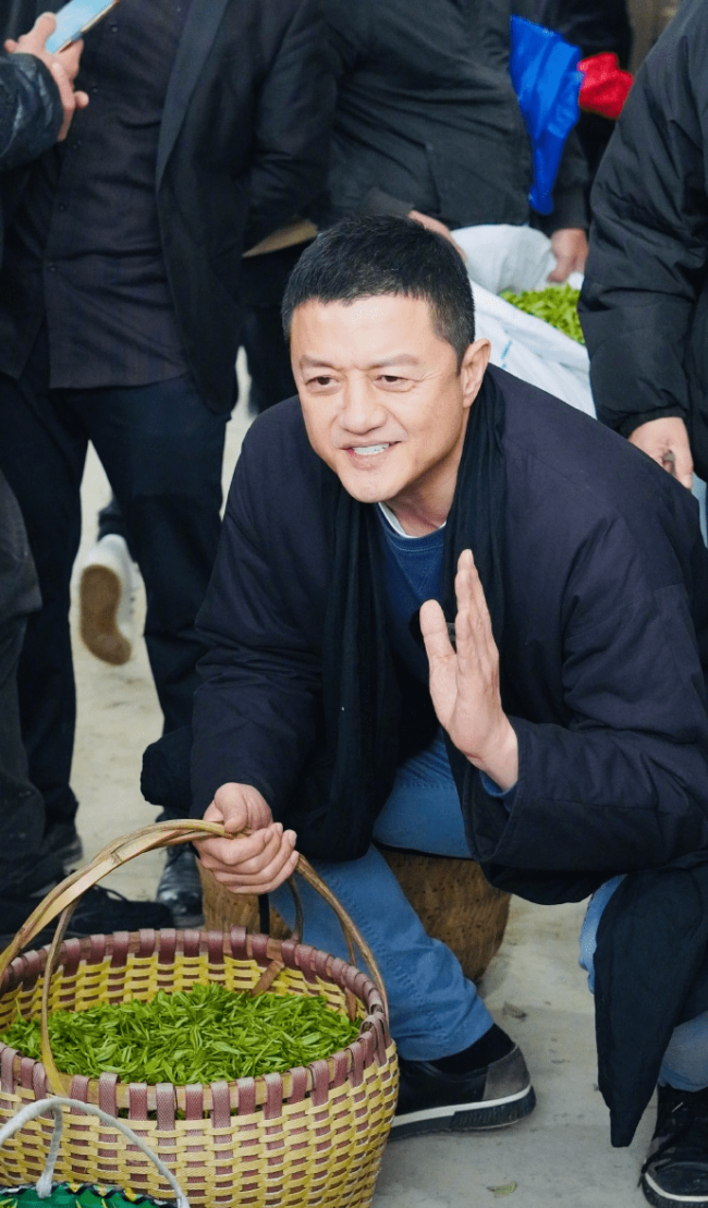 李亚鹏哥哥李亚炜被列为老赖再被限制高消费