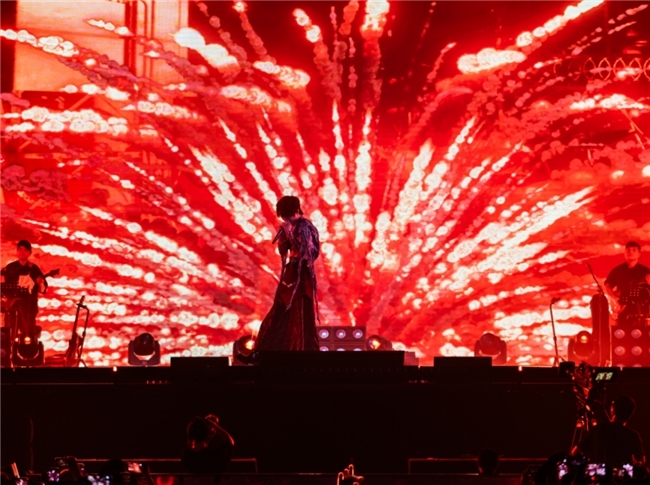 「如果世界终止」h3R3刘清云体育馆个唱圆满达成,一场关于失去与释怀的音乐叙事
