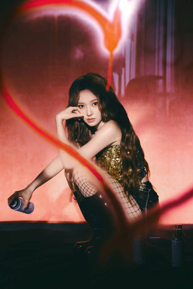 穿黑丝渔网袜性感妩媚