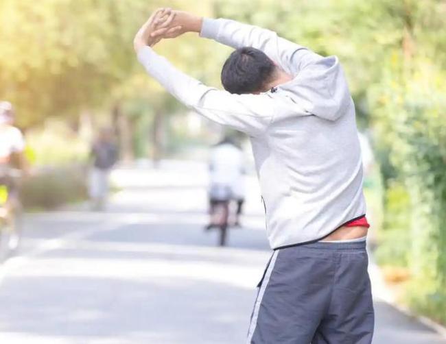 感染艾滋病毒后，1天、1周、1月、10年，躯壳会发生哪些变化？