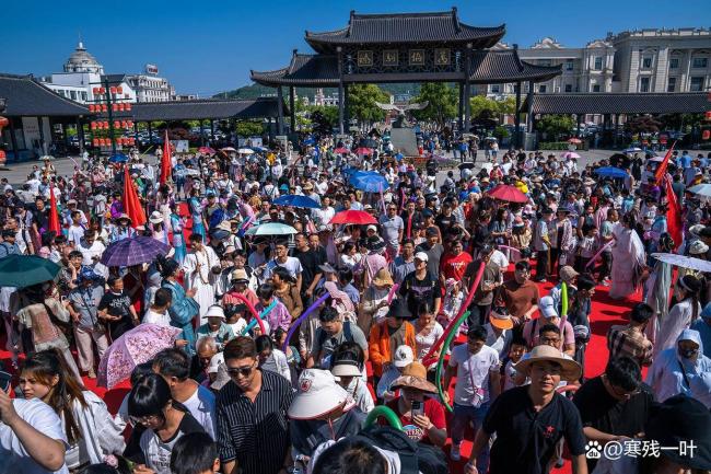 五一10万剧迷在宁波打卡无忧渡拍摄地 探寻剧中奇幻世界