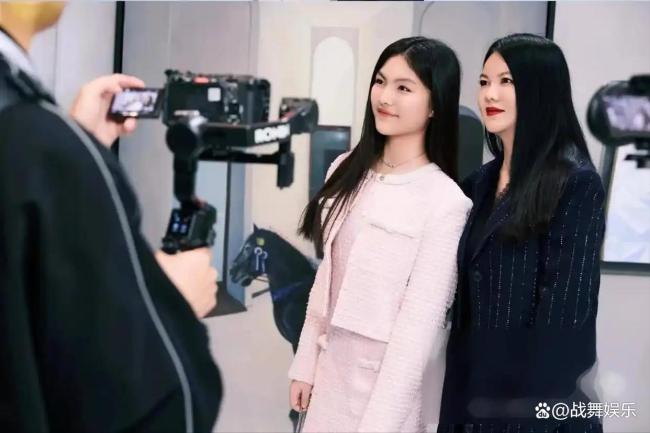 黄多多： 才女标签撞上叛逆人设，黄磊夫妇的算盘打错了？