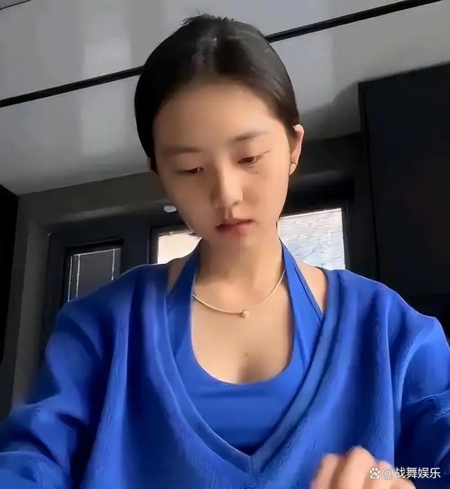 黄多多： 才女标签撞上叛逆人设，黄磊夫妇的算盘打错了？