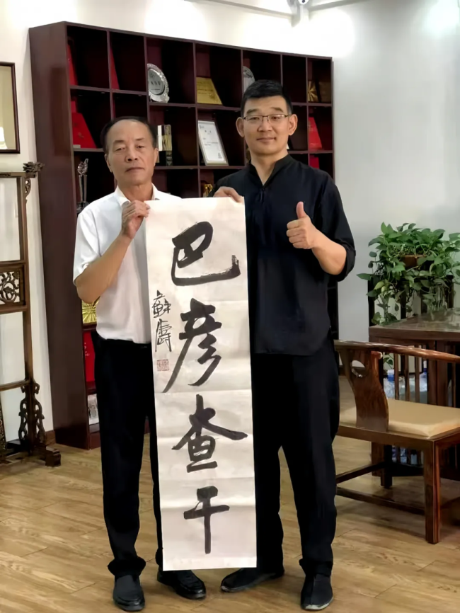 这部蒙古语的公路片电影《巴彦查干》，在赤峰学院首映成功！曾获8个国际电影节入围提名