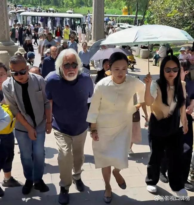 張紀中全家人到大同旅游，兩個兒子互相爭吵，杜星霖上前勸架 ！ 老少夫妻的旅行日常