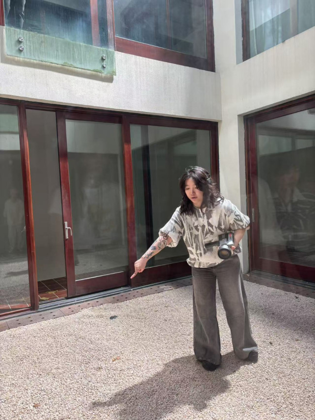 当商业遇上美学：她把广告拍成了艺术片