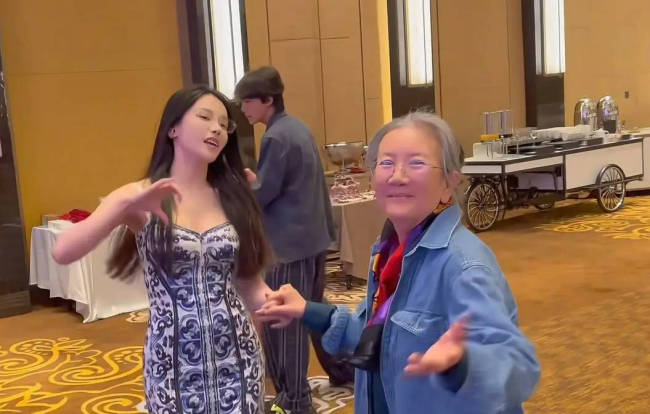 王力宏方否认新恋情：与王妈妈亲密跳舞并非其女友