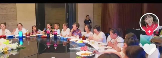 从董宇辉丈母娘粉到男明星嬷粉：不“好看”的爱，消化无法承受之重 知识与情感的碰撞