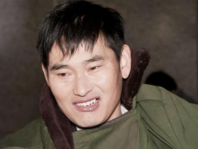 大衣哥朱之文北京住所曝光,让人大跌眼眶!谣言背后的真相