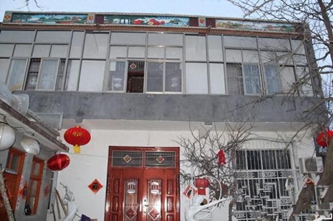 大衣哥朱之文北京住所曝光,让人大跌眼眶!谣言背后的真相