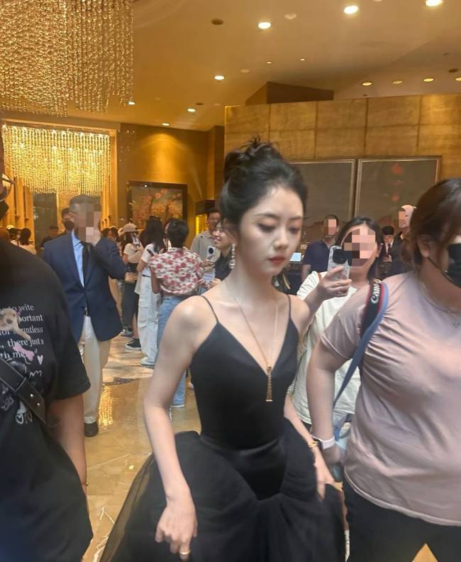 谭松韵晒好意思照酬报暴瘦听说：接下来行程发愣吃好意思食