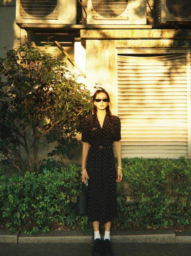 宋茜穿波点碎花裙清纯文艺 站在阳光下自由明媚
