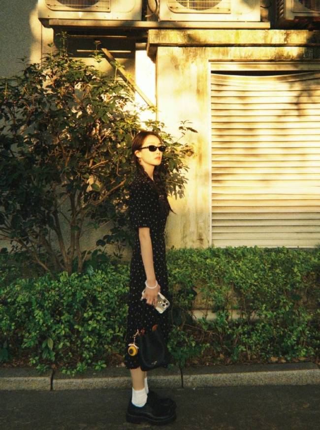 宋茜穿波点碎花裙清纯文艺 站在阳光下自由明媚