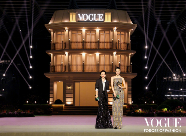 2025VOGUE时尚之力盛会： 百花齐放序新章