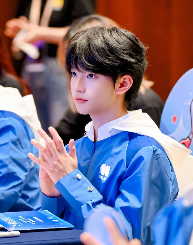 穆祉丞修起流量争议：带来了热心度也给了一份背负