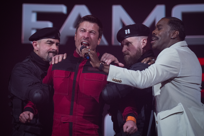 《猎杀游戏》曝“娱乐操控者”特辑!直播猎杀震撼登陆