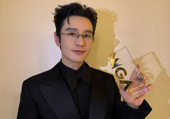 黄晓明自曝拍戏受伤经历 曾高空坠落致6根脚骨粉碎