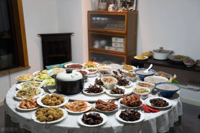 初三5不吃 来年财气空 衔命传统迎好运